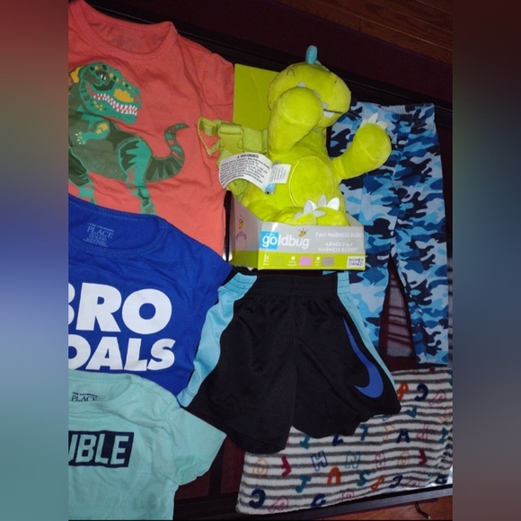 Boys Bundle Size 12-18 months - Picture 3 of 6